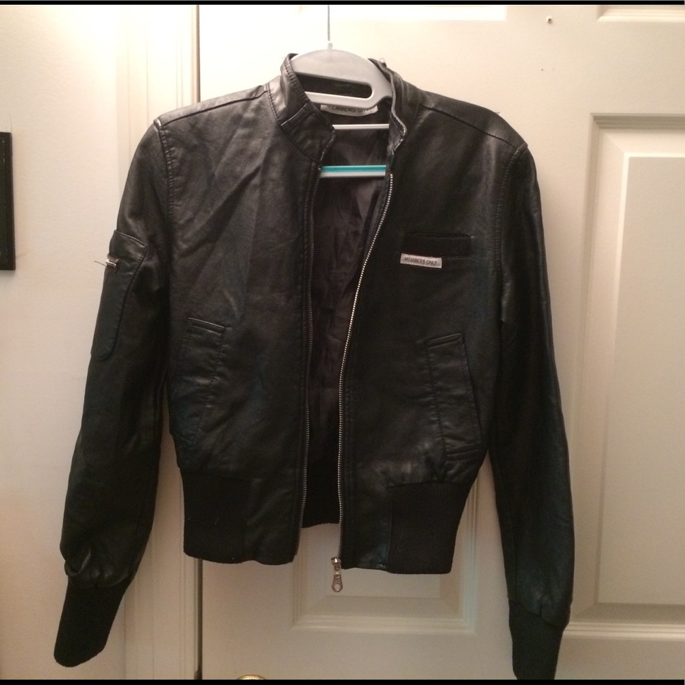 Members only black bomber